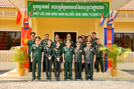 Binh đoàn 15, huyện Đức Cơ chúc Tết Chol Chnam Thmay, Bun Pi May tại Campuchia, Lào