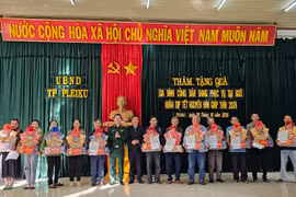 Pleiku trao quà Tết cho 184 gia đình công dân đang phục vụ tại ngũ 