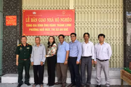 Bàn giao 6 căn nhà cho hộ nghèo ở An Khê và Kbang