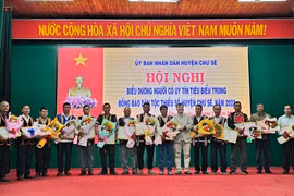 Chư Sê biểu dương 43 người có uy tín tiêu biểu