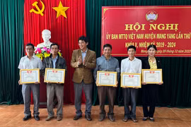 Ayun Pa, Mang Yang khen thưởng 50 tập thể, cá nhân xuất sắc trong công tác Mặt trận