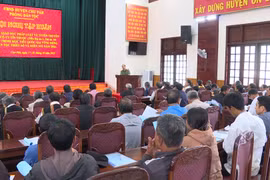 Chư Păh phổ biến, giáo dục pháp luật cho cán bộ cơ sở