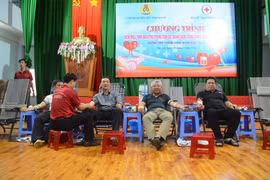 Gần 200 đoàn viên Công đoàn Viên chức tỉnh tham gia hiến máu tình nguyện 
