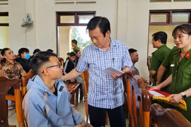 Pleiku gặp mặt 100 người lầm lỡ trở về địa phương