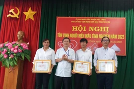 Phú Thiện tôn vinh 58 cá nhân, tập thể trong phong trào hiến máu tình nguyện