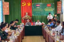 Sơ kết phong trào kết nghĩa giữa làng Bua và Bó Nhỏ