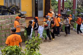 Tặng 500 suất quà cho người bị bệnh phong, tàn tật và phật tử nghèo huyện Chư Sê