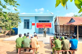 Công an huyện Kbang trao nhà tình nghĩa cho gia đình đặc biệt khó khăn