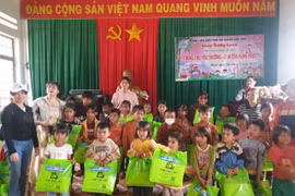 Hơn 2,5 tỷ đồng trao quà Trung thu cho thiếu nhi