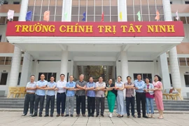 Trường Chính trị Gia Lai nghiên cứu thực tế tại tỉnh An Giang và Tây Ninh