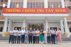 Trường Chính trị Gia Lai nghiên cứu thực tế tại tỉnh An Giang và Tây Ninh