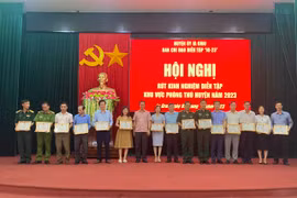 Ia Grai khen thưởng 128 tập thể, cá nhân trong công tác diễn tập khu vực phòng thủ