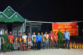 Gần 9.000 hộ dân huyện Kông Chro trang bị bình chữa cháy