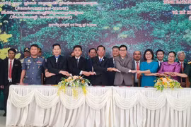 Huyện Chư Prông và Lumphat ký kết chương trình phối hợp chung giai đoạn 2023-2025