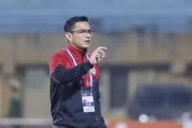 Đội tuyển Việt Nam: Khi HLV Troussier nhận trợ giúp của... Kiatisak