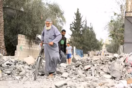 Israel tấn công Dải Gaza sau khi yêu cầu người dân sơ tán khỏi Rafah