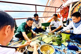 Xuân trên Nhà giàn DK1 - Bài 2: Tết ấm giữa biển