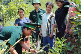 Biên cương hữu nghị: Chăm lo đời sống người dân biên giới Lào