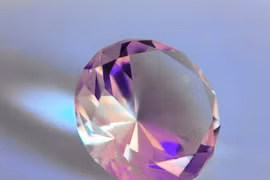 Giới khoa học lần đầu chế tạo kim cương từ hoa mẫu đơn đỏ