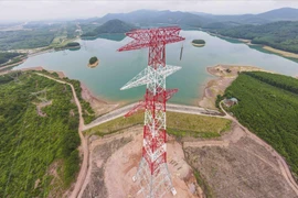 Trên đại công trường 500kV mạch 3 - Bài 2: 'Người nhện' trên trụ điện cao nhất đường dây 500kV