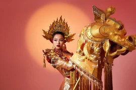 Miss Global 2023: Nhan sắc Việt trình diễn trang phục dân tộc 'Lưỡng nghê chầu'