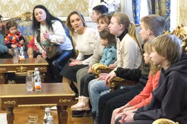 Lần đầu Nga và Ukraine họp trực tiếp, nhất trí trao đổi trẻ em phải di dời do xung đột