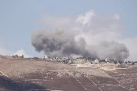 Quân đội Israel xác nhận 100 quả rocket được bắn từ Lebanon chỉ trong vài giờ