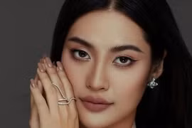 Nông Thúy Hằng: Thi hoa hậu, học MC giúp tôi thoát trầm cảm