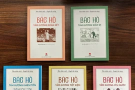 Bộ sách rèn lòng yêu nước, sự khiêm tốn, giản dị noi gương Bác Hồ