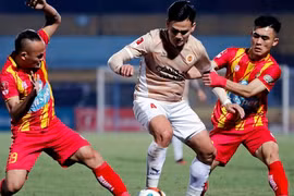 Hồ Tấn Tài quyết chinh phục HLV Troussier