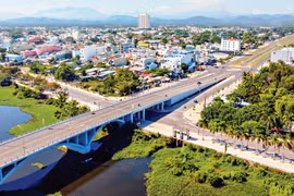 Đoàn kết đi tới, không chịu thụt lùi