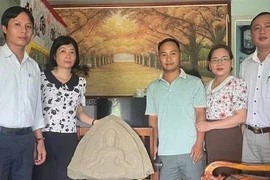 Chăn dê trên núi, người đàn ông ở Bình Định tình cờ phát hiện cổ vật