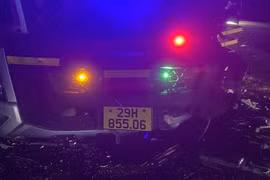 Tai nạn xe khách và xe tải trong đêm, tài xế tử vong