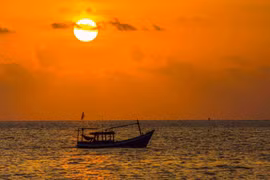 Thơ Phùng Sơn: Biển nhớ