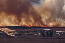 Quân đội Israel không kích mạnh vào Li Băng