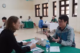 Gần 200 học sinh THCS Hà Nội tranh tài chung khảo Olympic Tiếng Anh