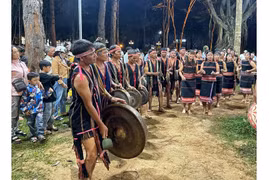 Chương trình cồng chiêng cuối tuần tạm dừng trong tiếc nuối 