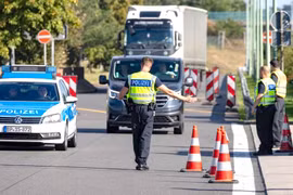 Nhằm ngăn chặn làn sóng di cư và khủng bố, Đức thắt chặt kiểm soát biên giới 