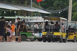 'Luật ngầm' ở các khu du lịch biển: Chiêu trò moi tiền khách du lịch