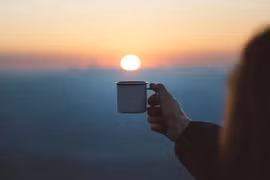 Có nên uống cà phê khi mệt mỏi, bệnh?