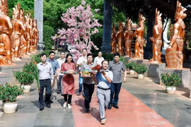 Tự hào đất Tổ