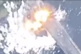 Ukraine đánh sập cầu tại Kursk, bị tố âm mưu tấn công cơ sở hạt nhân bằng bom bẩn