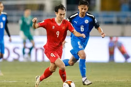 HLV Kim Sang-sik chọn ai thay Văn Toàn đá chính trận quyết định đấu Iraq?