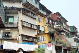 Tiếp tục... hy vọng!
