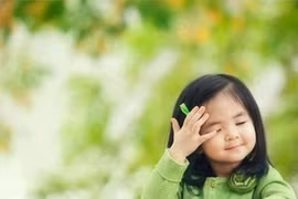 Chơi cùng chiếc bóng