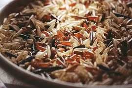 Lợi ích sức khỏe bất ngờ của ăn cơm và gạo lứt