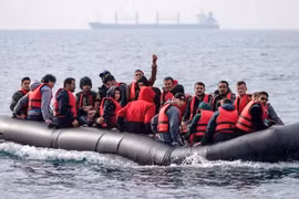 Anh sẽ trục xuất người nhập cư bất hợp pháp tới Rwanda trong 2 tháng tới