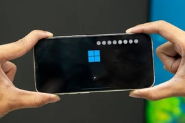 Chạy Windows 11 trên iPhone 15 Pro, khởi động hết 20 phút