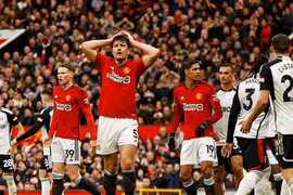 Premier League: M.U đứt mạch thắng, Man City áp sát Liverpool