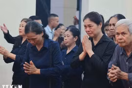 Đông đảo người dân đến viếng Tổng Bí thư Nguyễn Phú Trọng tại quê nhà